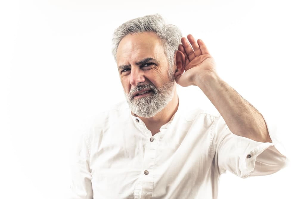 أسباب ضعف السمع في أذن واحدة
